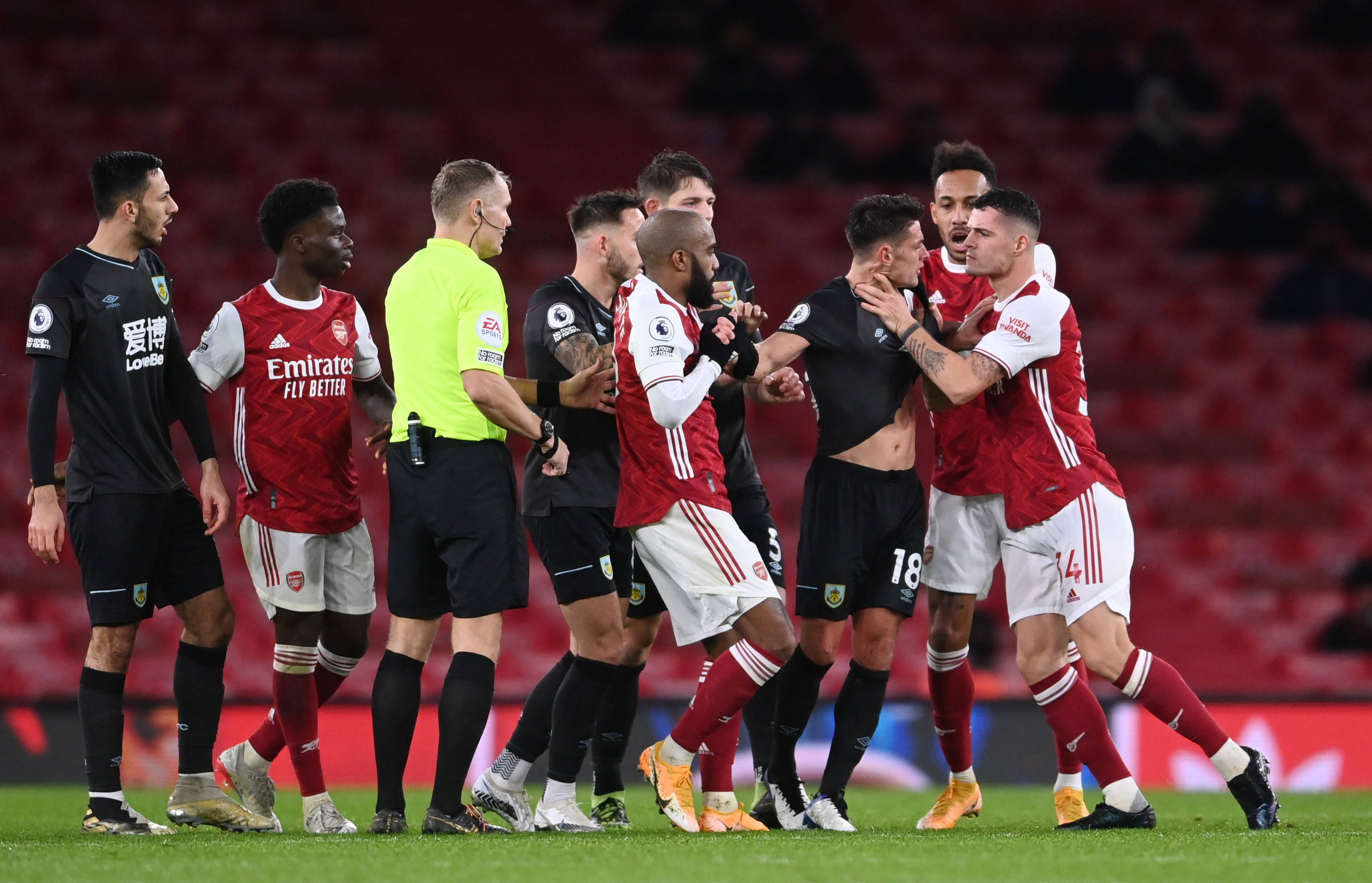 球迷们担心 球迷们担心